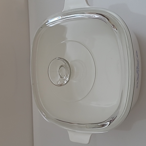 Corningware 2.5B- 80oz blue cornflower pattern  made in Canada - Picture 4 of 6